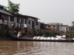 Inle-Inlay-Lake-Cargo